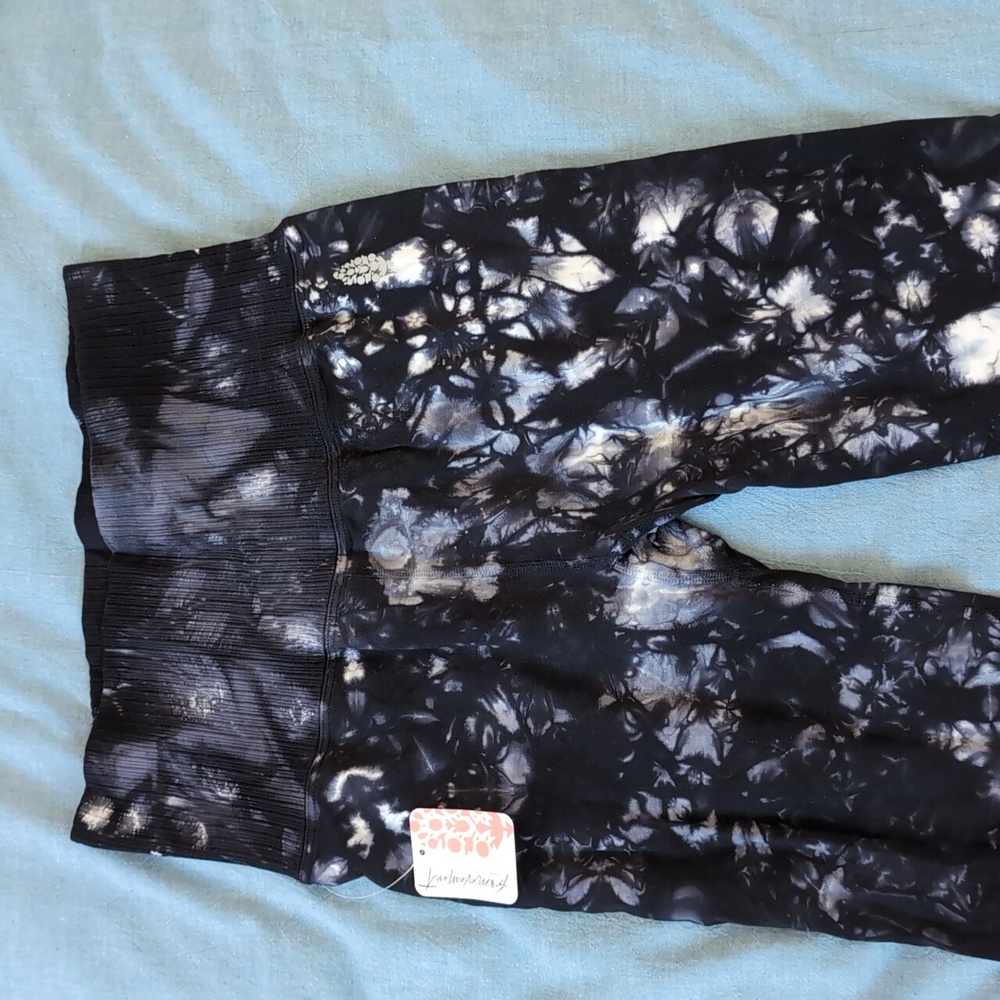 NWT Free People Moment leggings